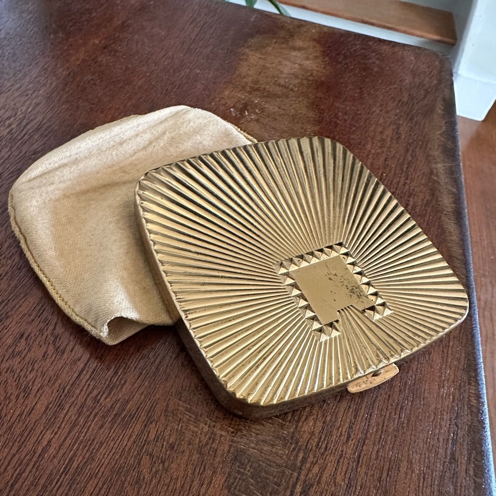 Vintage Elegant Gold Decorative Compact